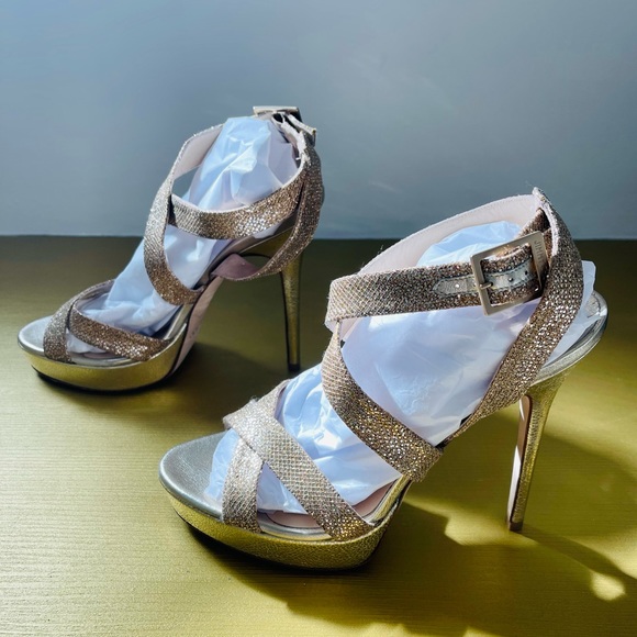 Jimmy Choo Gold Vamp Glitter Platform Sandals. In size 9 1/2. Gorgeous!